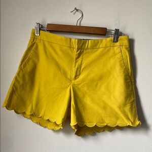 Banana Republic Yellow Scalloped Hem Women Shorts size 4